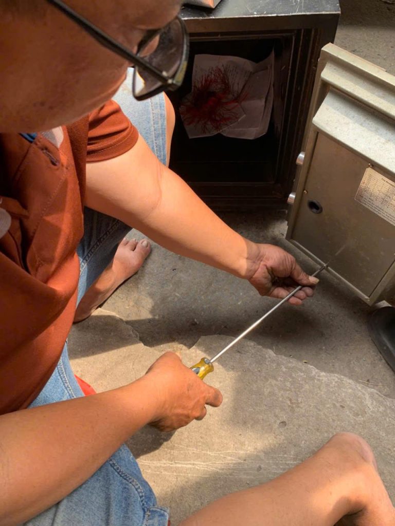 thợ sửa khóa két sắt minh trọng